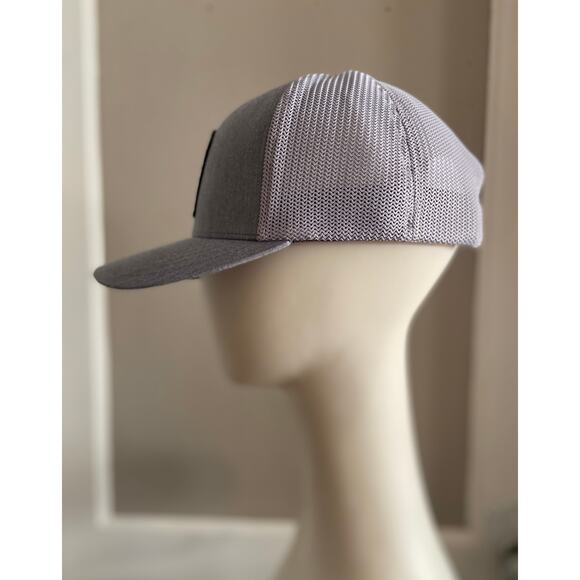 TRAVIS MATHEW FlexFit 110 Gray Trucker Snapback Cap 'Always on Holiday" - Picture 4 of 11